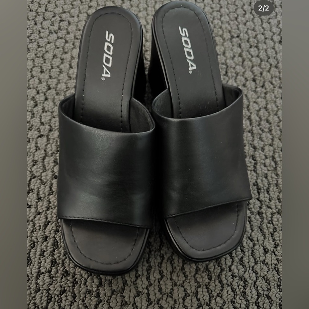 Soda Women's Black Leather Mules